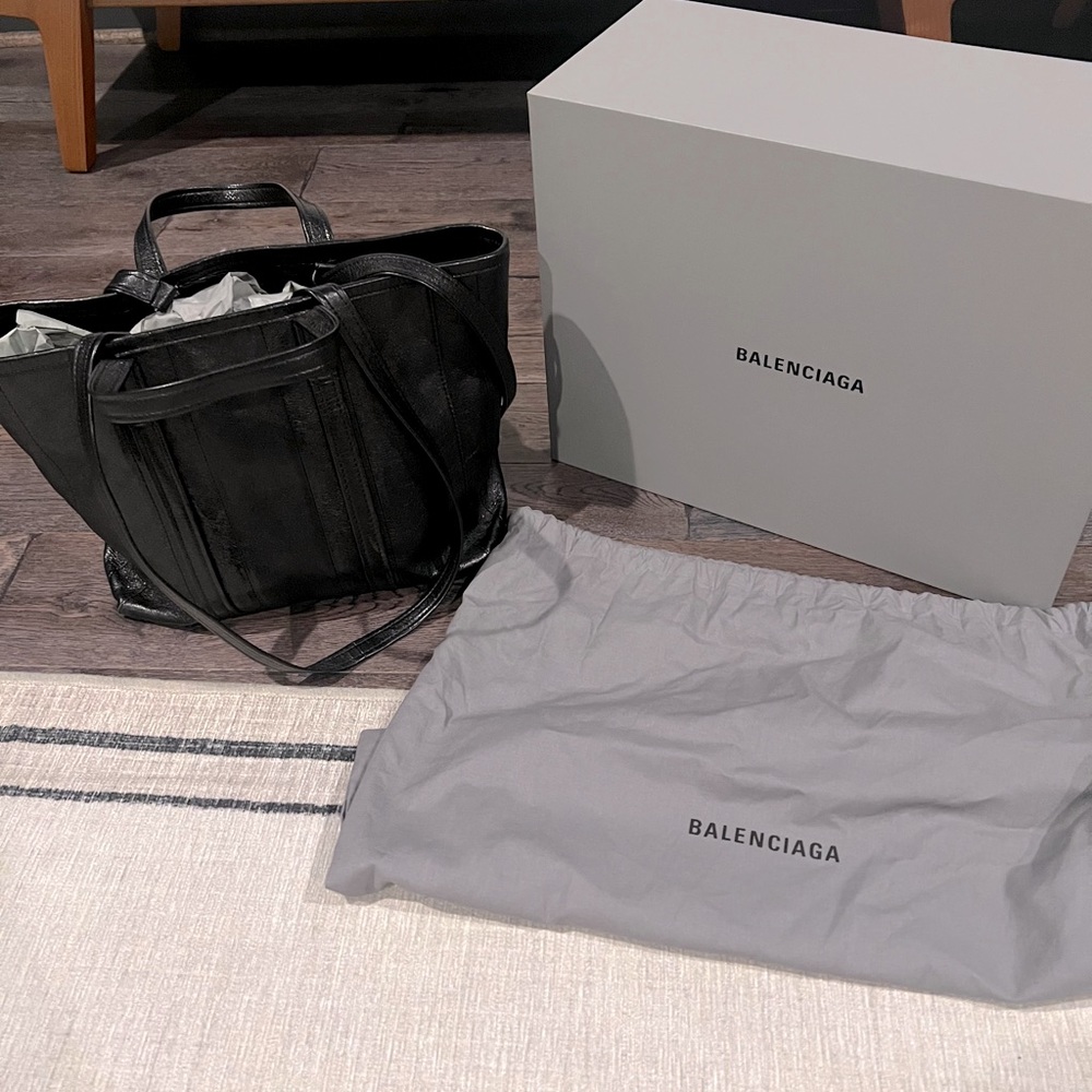Balenciaga Barbes Medium East-west Shopper Bag
